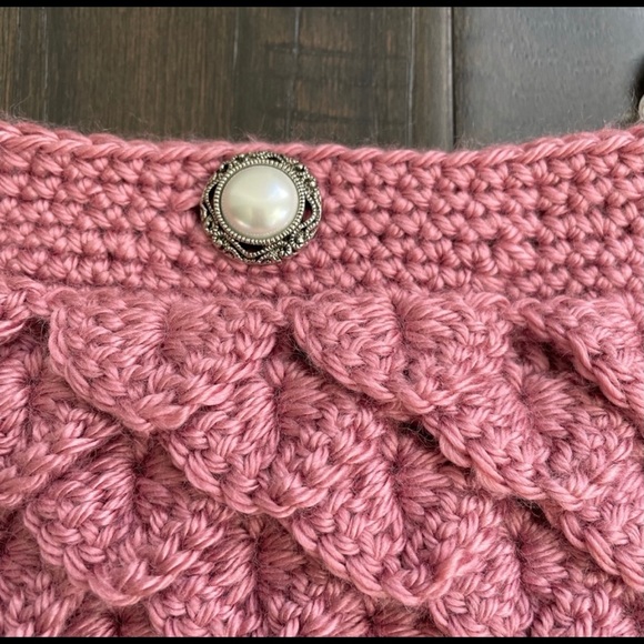 Hand crafted crochet purse - Picture 2 of 7